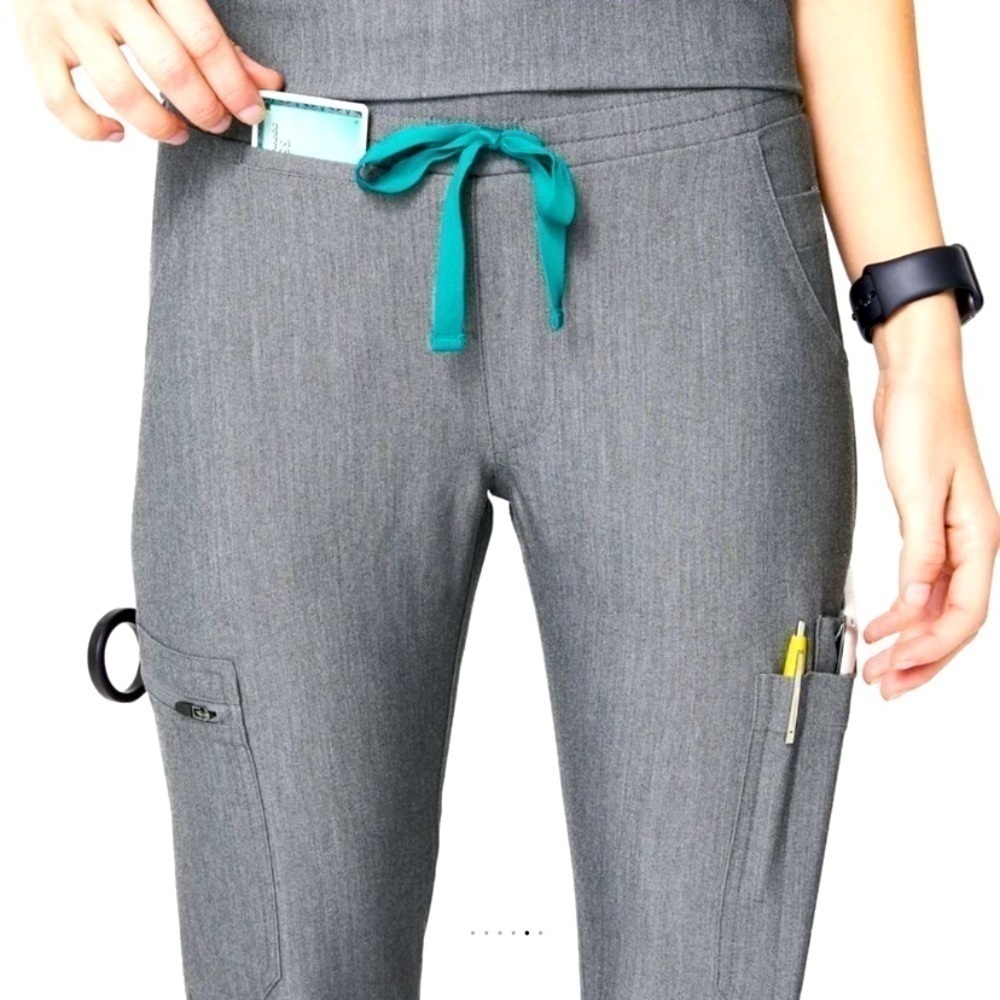 FIGS Yola Skinny Technical Collection Scrub Pants in Graphite Gray Size Medium